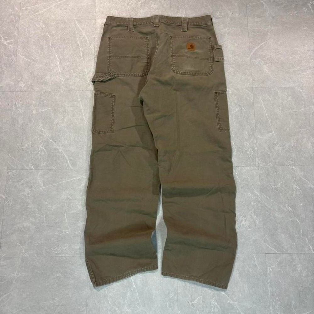 Green Carhartt carpenter pants
